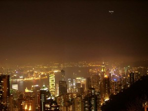 Il cielo notturno visto da una città 