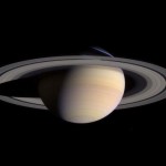 A “caccia di Aurore” tra le immagini di Saturno della sonda Cassini.
