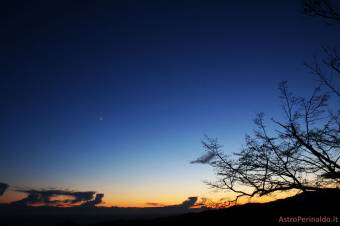 La Luna e Giove, Venere è già stata occultata e si trova dietro alla Luna