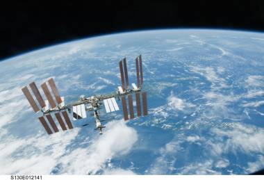 Immagine della ISS ripresa dallo Shuttle